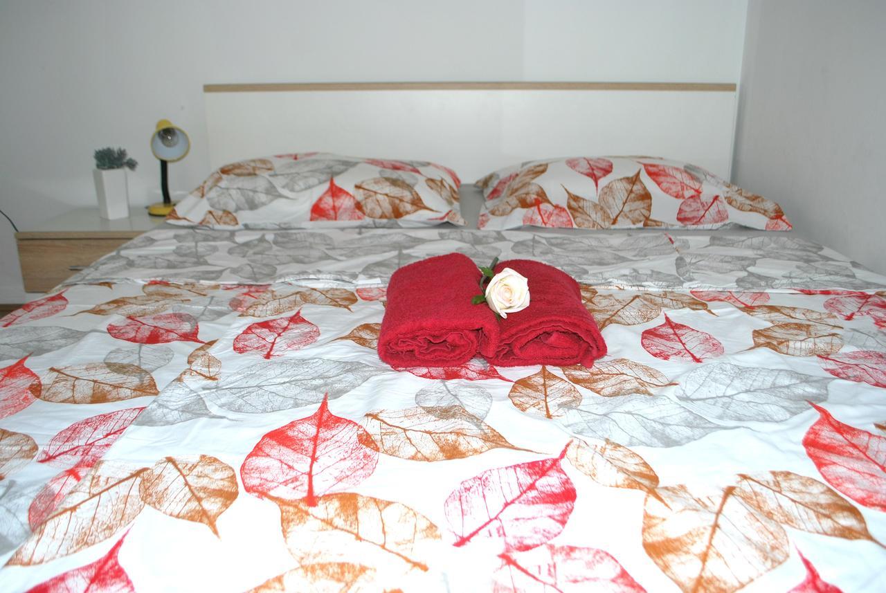Apartment Dalmatia มาคาร์สกา ภายนอก รูปภาพ