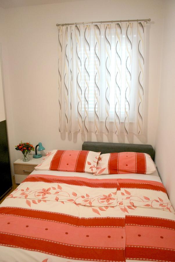 Apartment Dalmatia มาคาร์สกา ภายนอก รูปภาพ