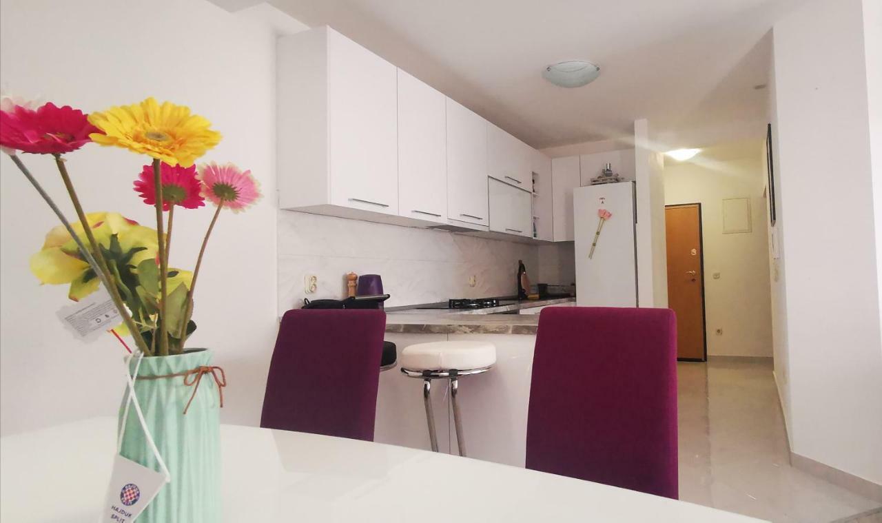 Apartment Dalmatia มาคาร์สกา ภายนอก รูปภาพ