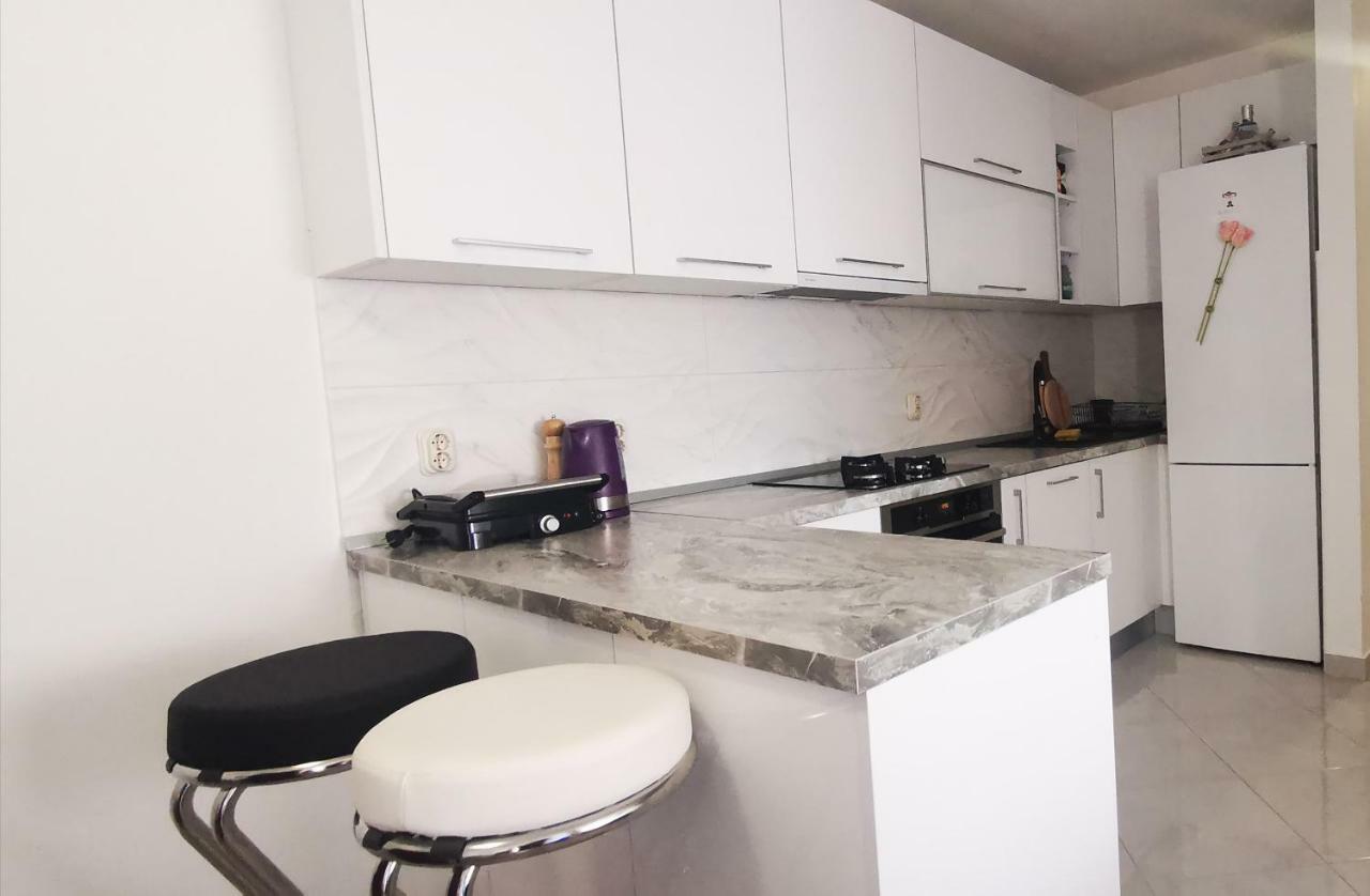Apartment Dalmatia มาคาร์สกา ภายนอก รูปภาพ