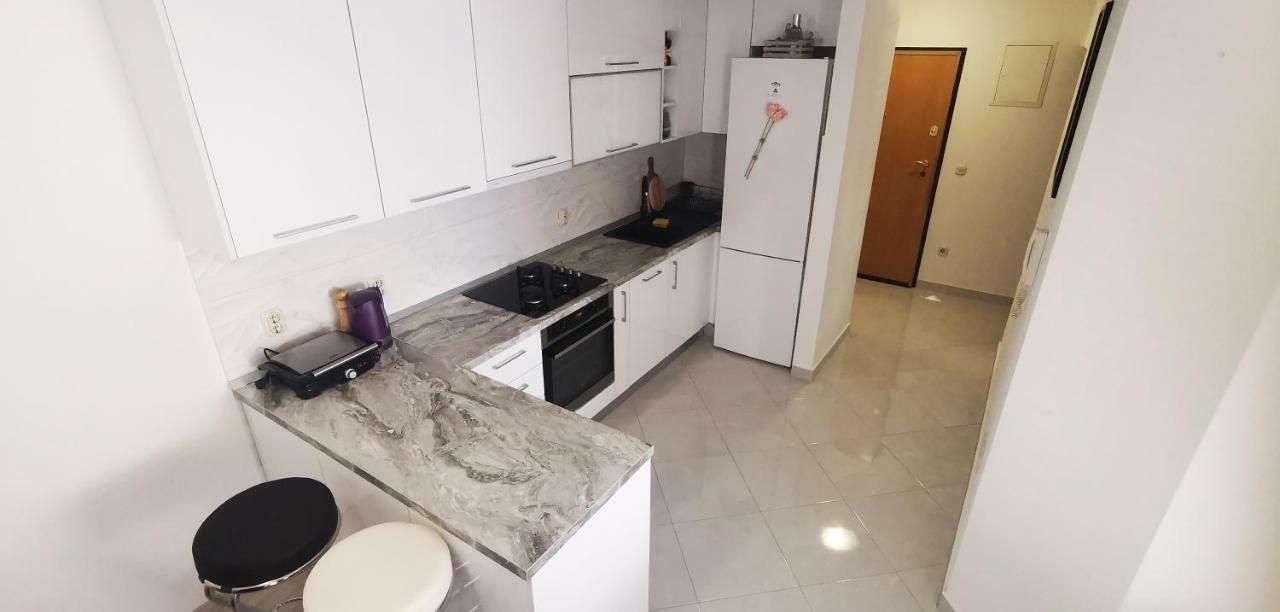 Apartment Dalmatia มาคาร์สกา ภายนอก รูปภาพ